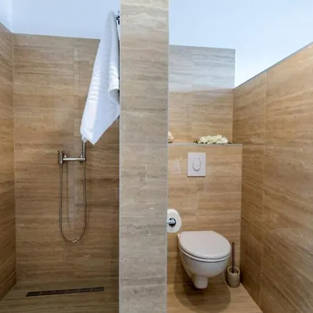 Vila Mara In Komarna By Guide Klek