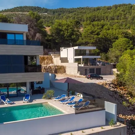 Mara In Komarna By Guide Vila