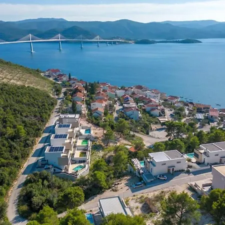 Mara In Komarna By Guide 클레크