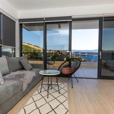 Mara In Komarna By Guide * Klek