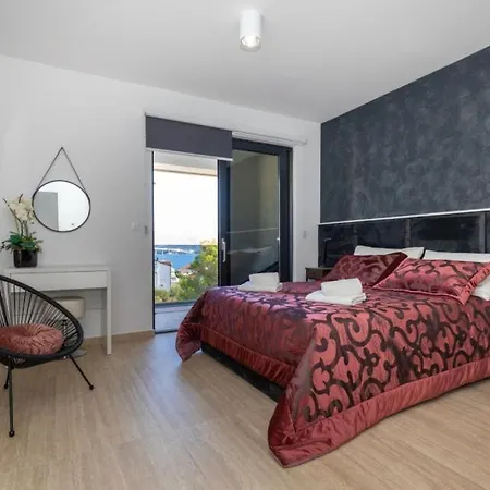 Vila Mara In Komarna By Guide