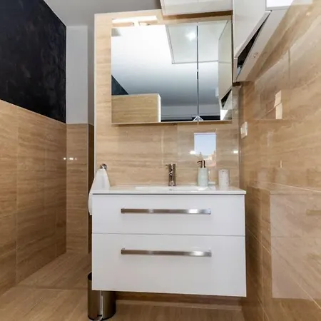 Mara In Komarna By Guide * 클레크