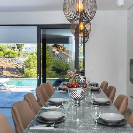 Mara In Komarna By Guide Klek