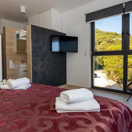 Vila Mara In Komarna By Guide