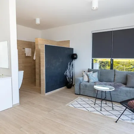 Mara In Komarna By Guide Vila *