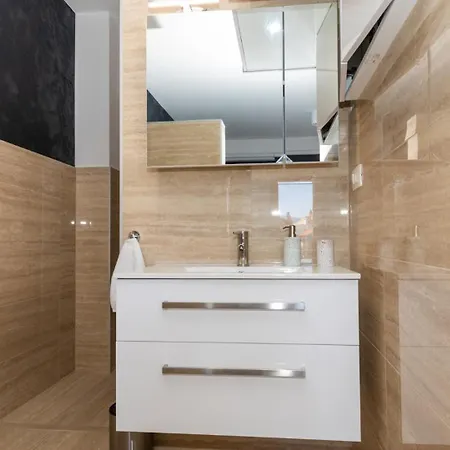 Vila Mara In Komarna By Guide