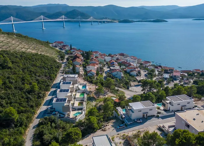 Mara In Komarna By Guide * Klek