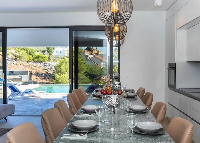 Mara In Komarna By Guide Klek