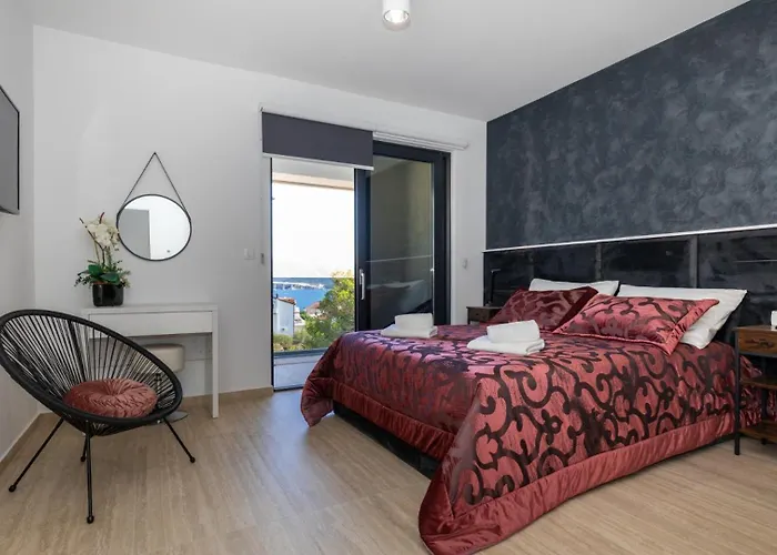 Villa Mara In Komarna By Guide Klek