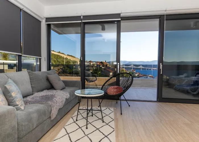 Villa Mara In Komarna By Guide *