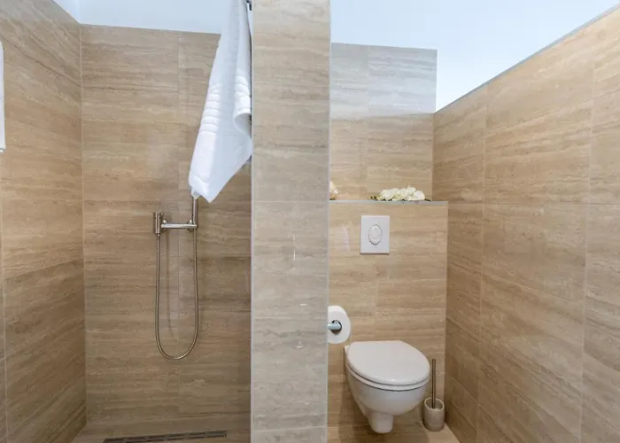 Mara In Komarna By Guide Villa *