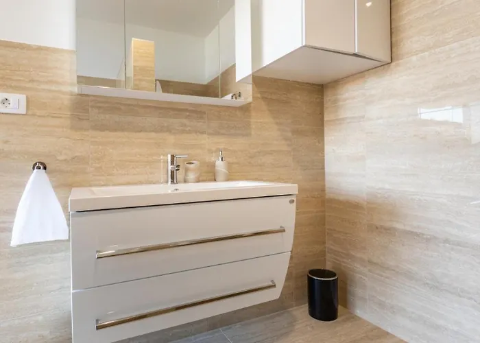 Mara In Komarna By Guide Villa