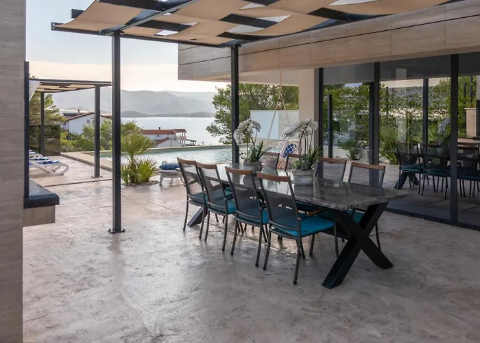 Mara In Komarna By Guide Villa *